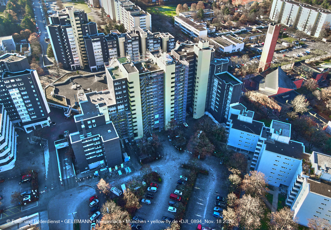 18.11.2020 - Marx-Zentrum und Wohnanalge Karl-Marx-Ring 52-62 in Neuperlach